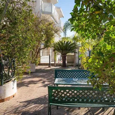 Gaudi - Gueell 펜션 산티시도로