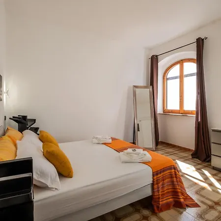 Gaudi - Gueell Tatil Evi *